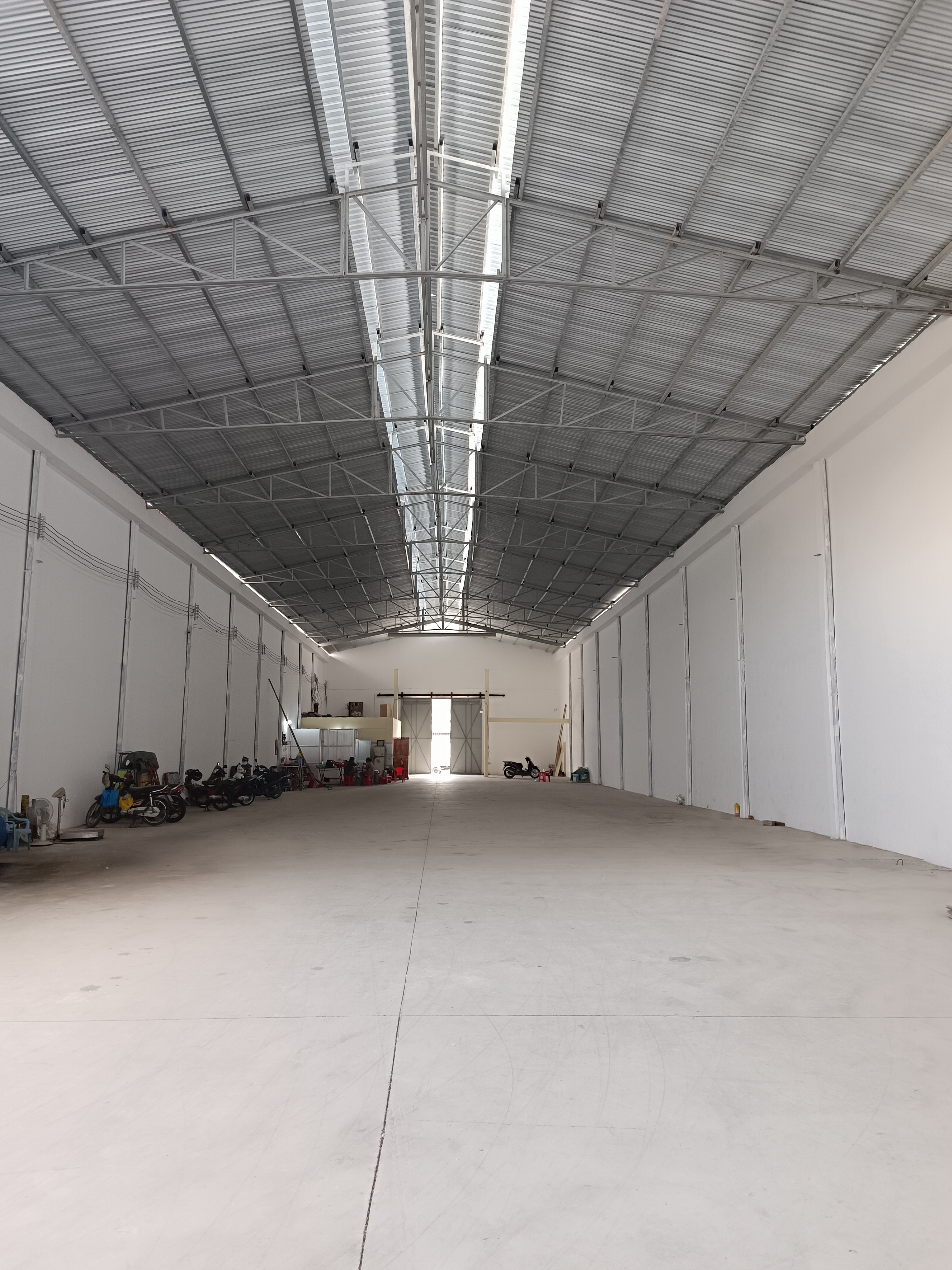   Cho thuê kho xưởng đường quốc lộ 50, Bình Chánh - Diện tích: 1.100m2 - Giá : 220 triệu/tháng -Liên hệ 0902.113.578