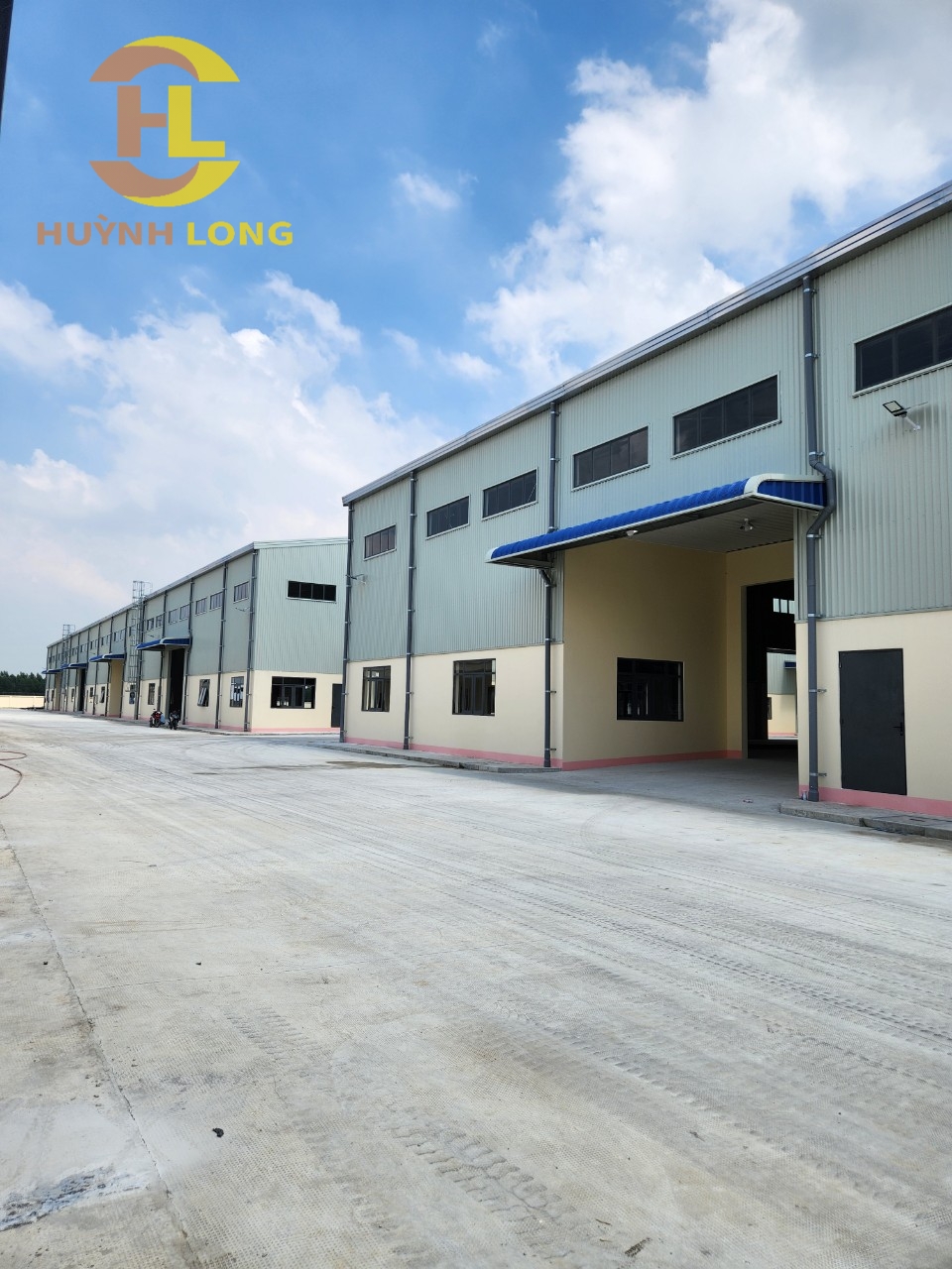 Cho thuê kho trong khu CN Bến Lức, Long An - Diện tích khuôn viên: 20.000m2 - Diện tích xưởng: 15.904m2 - Đt: 0902.113.578