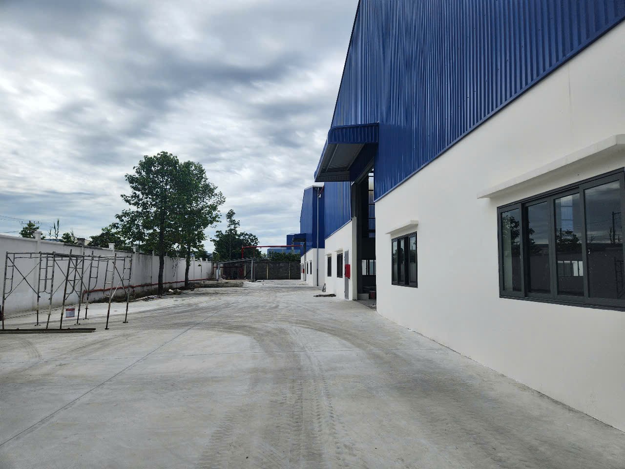 Cho thuê kho xưởng đường tỉnh lộ 10, Đức Hòa - Diện tích: 9.000m - Giá: 450 triệu/tháng