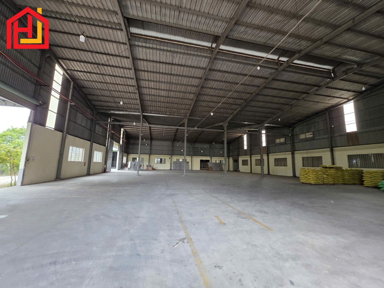 Cho thuê kho xưởng ngoài khu Cần Guộc, Nhà Xưởng:  2.000m  - Giá: 50 nghin/m xưởng 