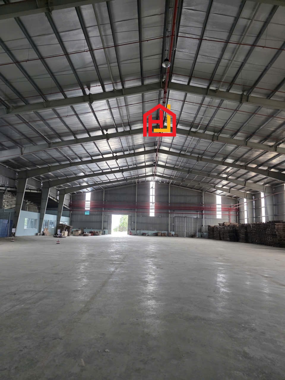 Cho thuê kho xưởng đường Quốc Lộ 50 khu CN Tân Kim. Tây Ninh ( Long An). - khuôn viên: 30.000m2 - Xưởng 1: 3.200m2 