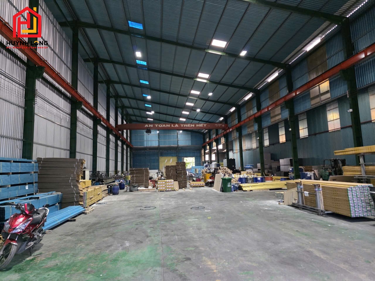 Cho thuê kho xưởng đường Quốc Lộ 1A. Bến Lức. Long An ( Tây Ninh) - Nhà Xưởng: 1.400m, 1.600m, 2.500m - Giá : 65 nghin/m 