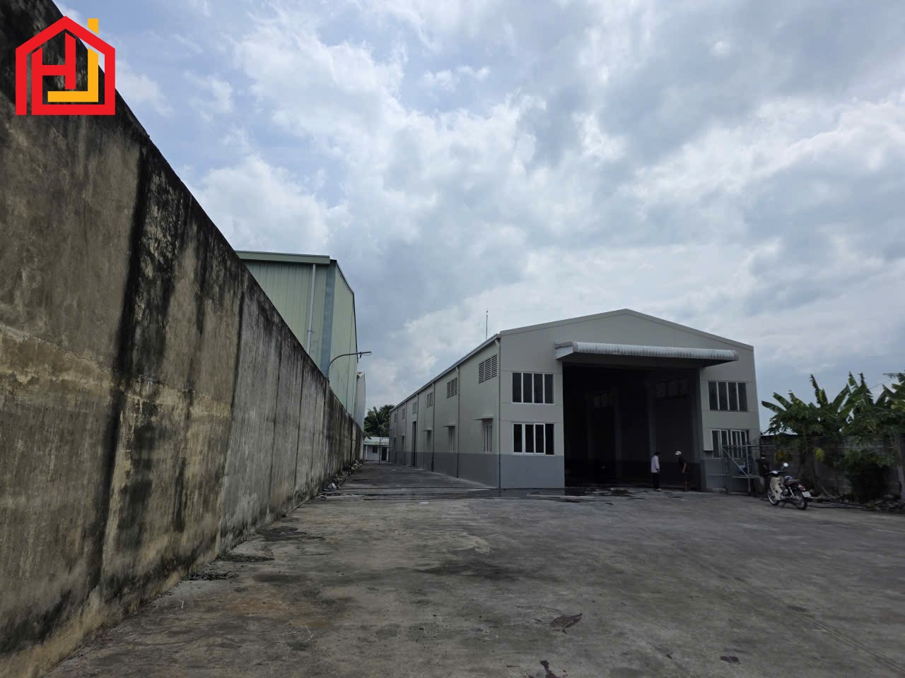 Cho thuê kho xưởng khu Cần Guộc. - khuôn viên: 2.500m - Xưởng:  560m