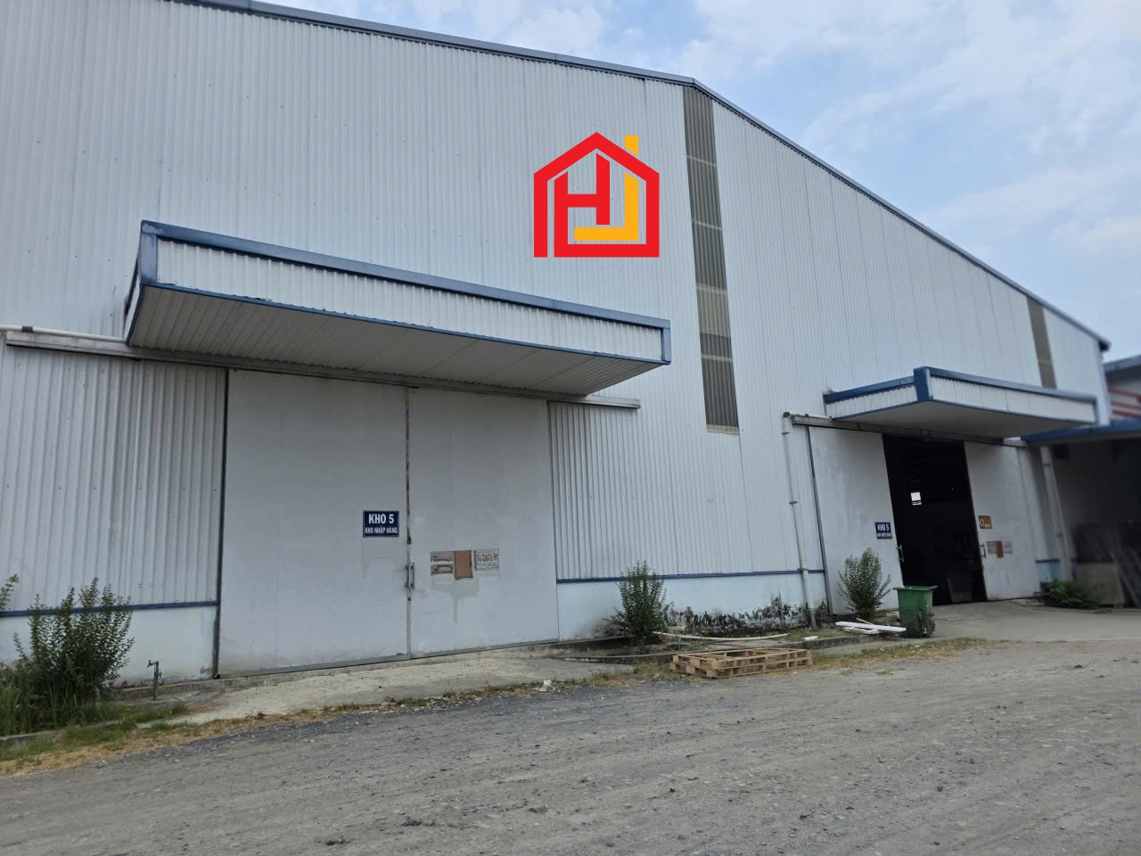 Cho thuê kho xưởng đường Quốc Lộ 50 khu CN Tân Kim. Tây Ninh ( Long An). - khuôn viên: 30.000m2 - Xưởng 1: 3.200m2 