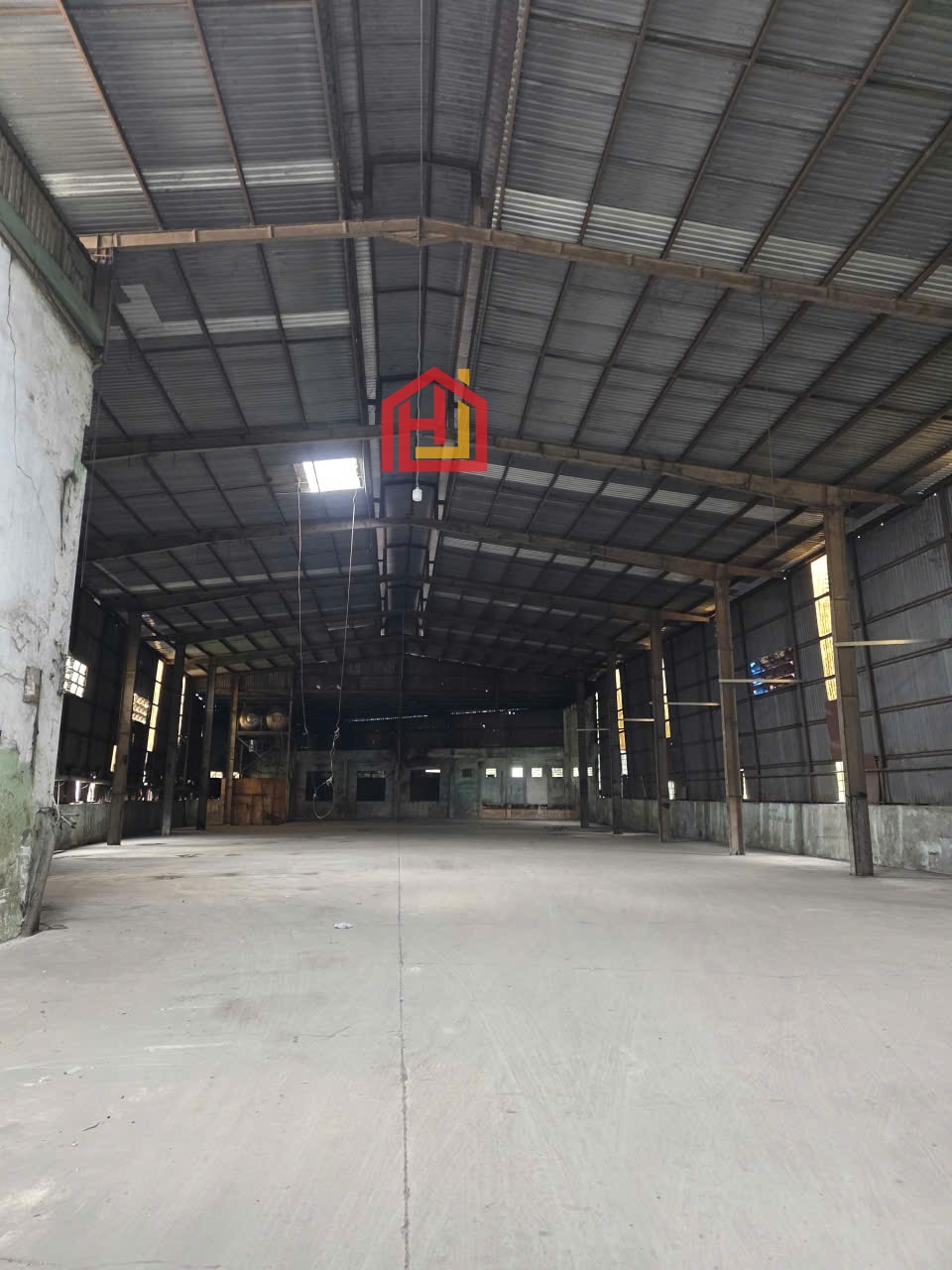 Cho thuê kho xưởng khu Quốc Lộ 1a, Bến Lức. Tây Ninh (Long An)  - Nhà Xưởng : 2.200m2 - Giá: 90 triệu/tháng