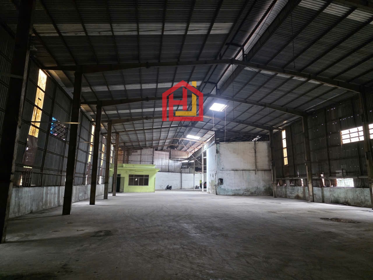 Cho thuê kho xưởng khu Quốc Lộ 1a, Bến Lức. Tây Ninh (Long An)  - Nhà Xưởng : 2.200m2 - Giá: 90 triệu/tháng