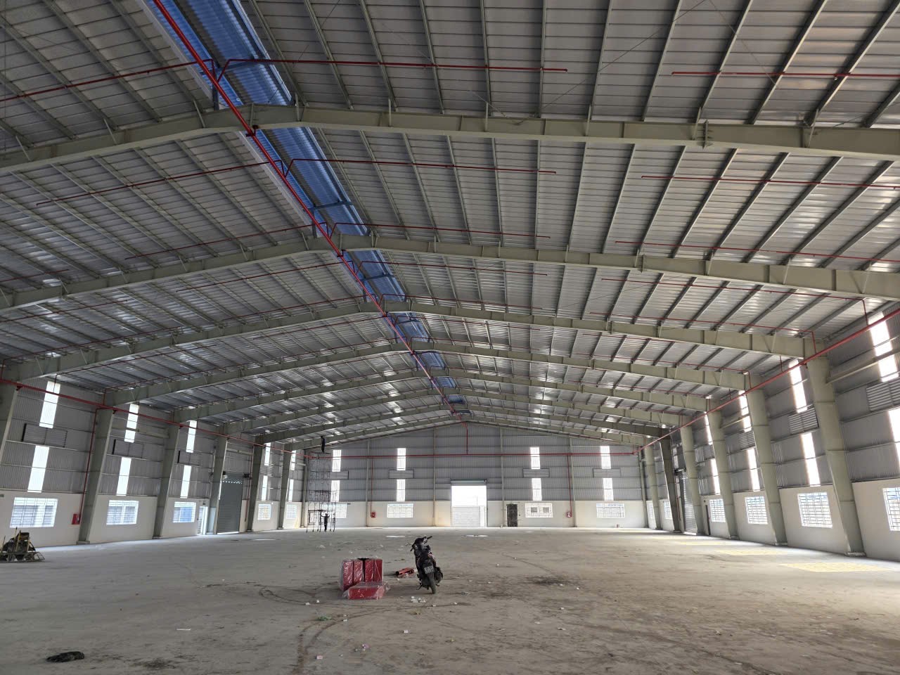 Cho thuê kho xưởng khu CN Hải Sơn - Nhà Xưởng : 13.000m - Giá: 90 nghin/m xưởng