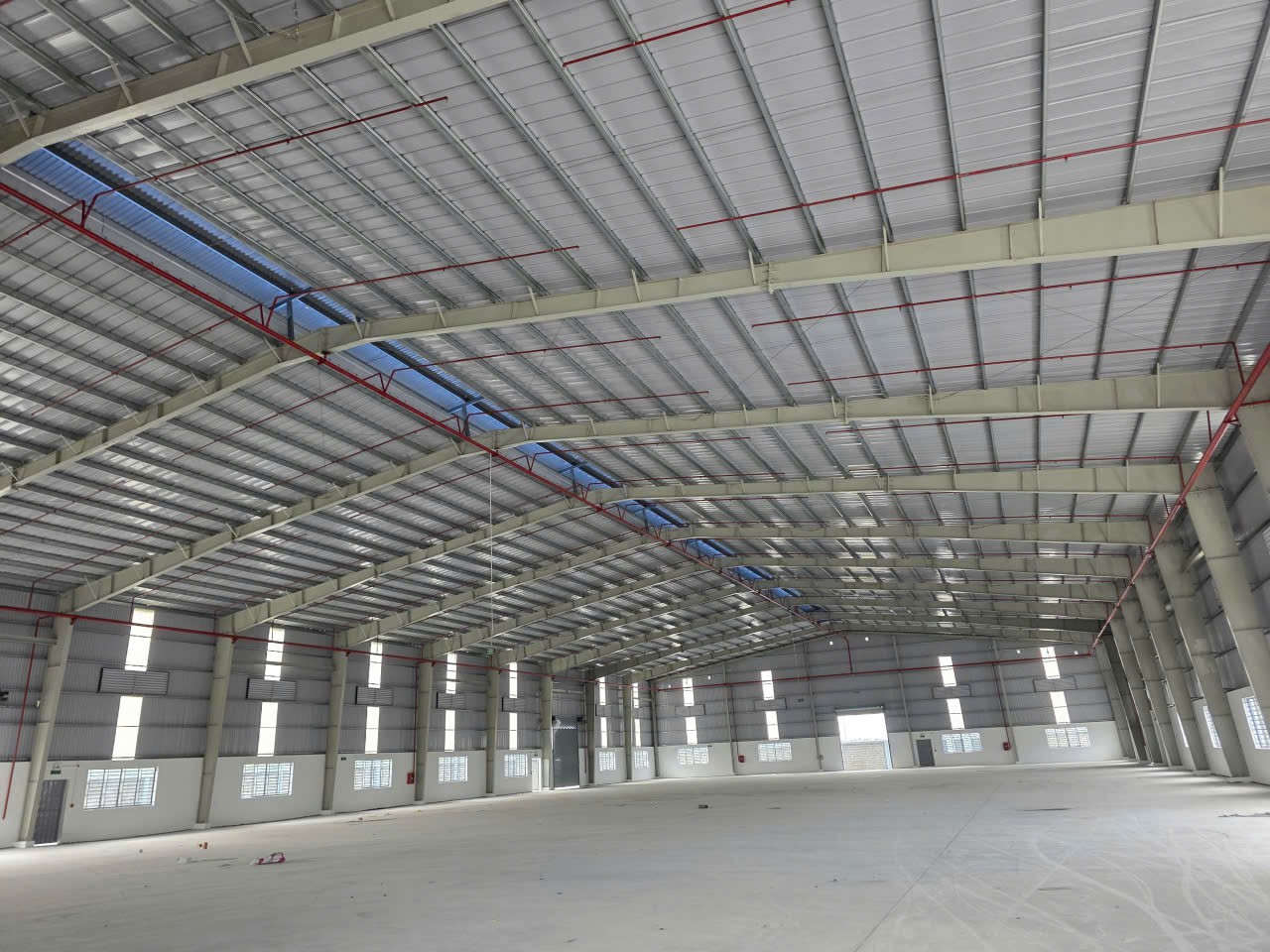 Cho thuê kho xưởng khu CN Hải Sơn - Nhà Xưởng : 13.000m - Giá: 90 nghin/m xưởng