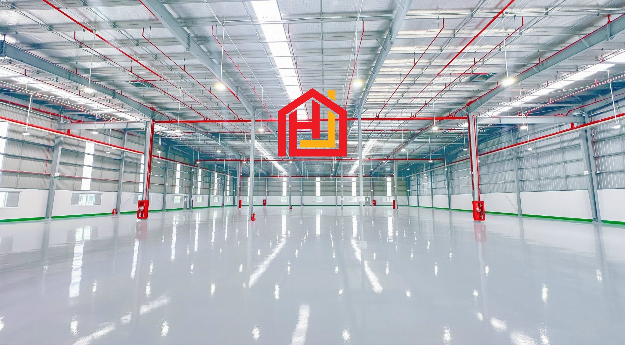Cho thuê kho xưởng Bến Lức. Giáp TP HCM. - Diện tích: 19.000m2 - Giá 850 triệu/tháng